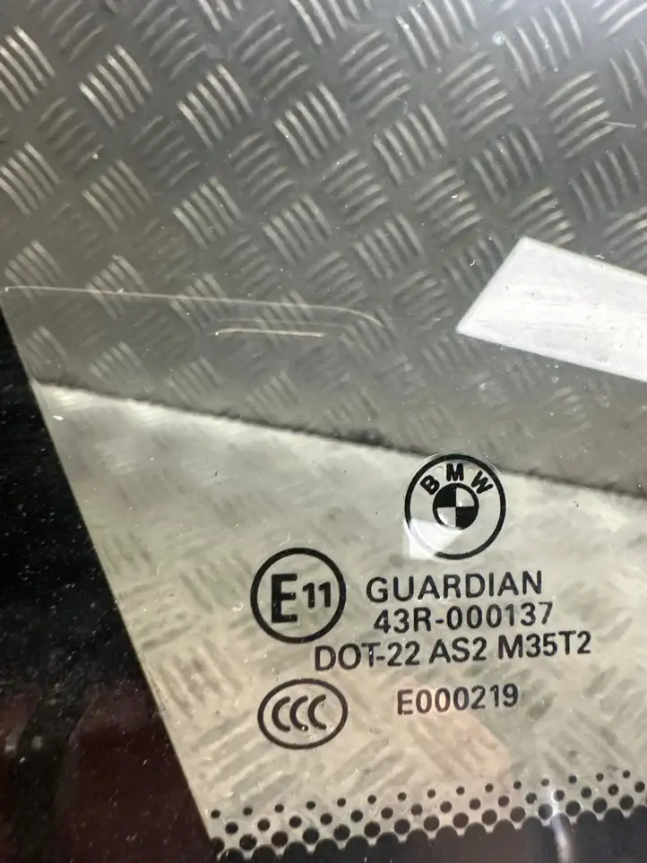 BMW X5 E70 (2006 - 2013) 43R000137 Заднее боковое стекло — фото 3