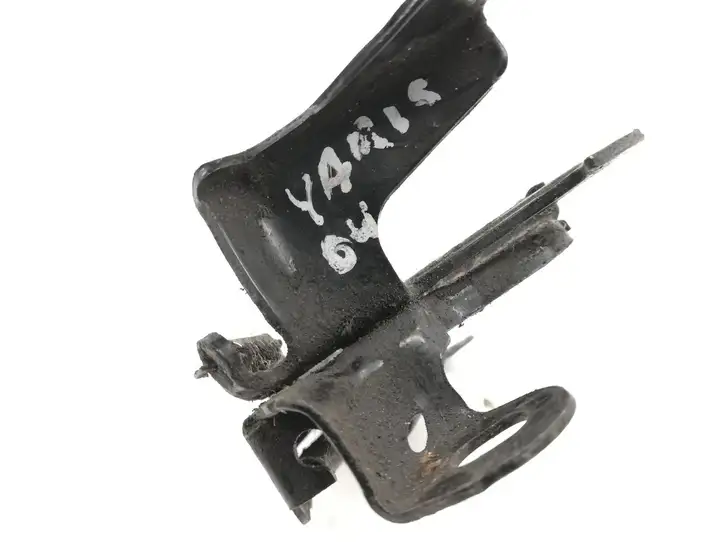 Toyota Yaris (2003 - 2005) Замок капота — фото 3