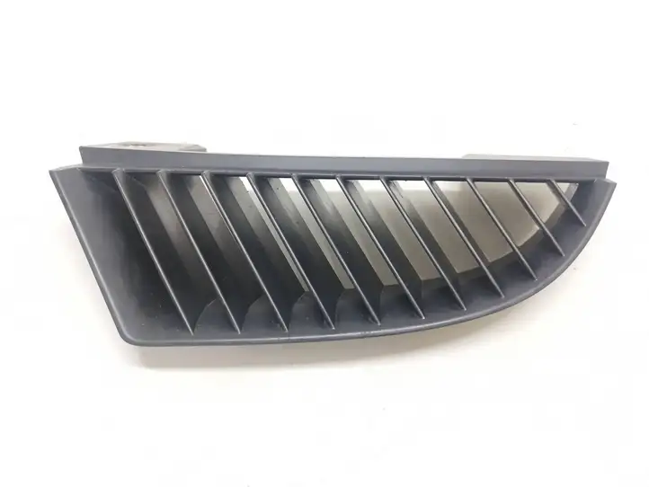 Mitsubishi Colt (2004 - 2008) MN127773 Нижняя решетка переднего бампера — фото 1