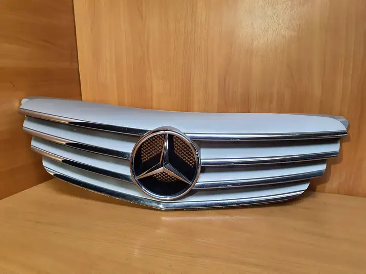 Mercedes-Benz B-class W245 (2005 - 2008) A1698800783 Верхняя решетка радиатора — фото 1