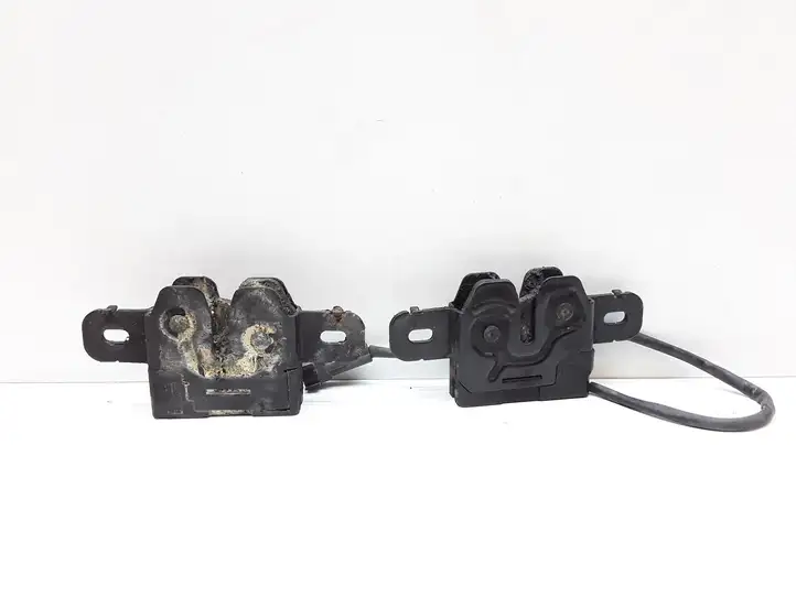 Volvo V70 (2007 - 2013)   Замок капота