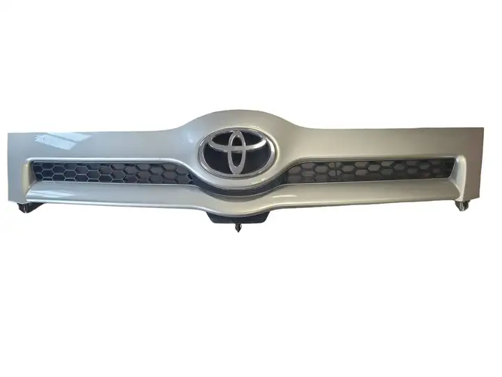 Toyota Corolla Verso AR10 (2004 - 2009) 53111-0F010 Верхняя решетка радиатора — фото 1