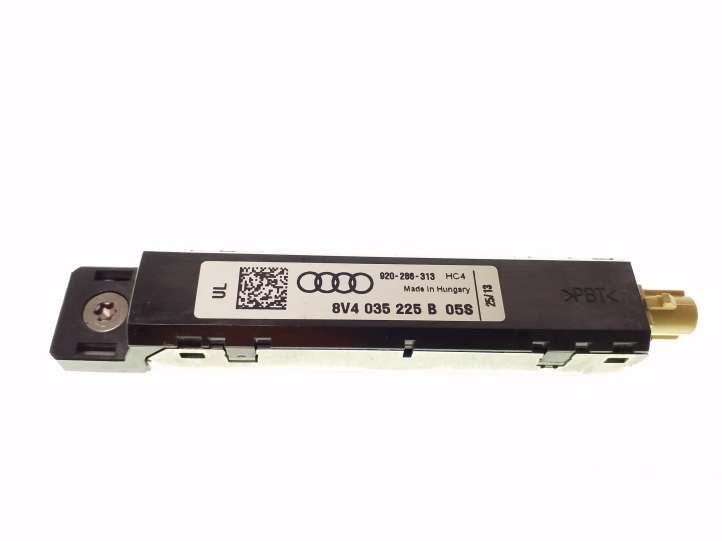 8V4035225B Audi A3 S3 8V Antenos stiprintuvas