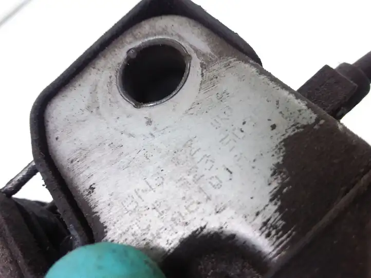 Volkswagen PASSAT B6 (2005 - 2010)  3C1823503E Замок капота