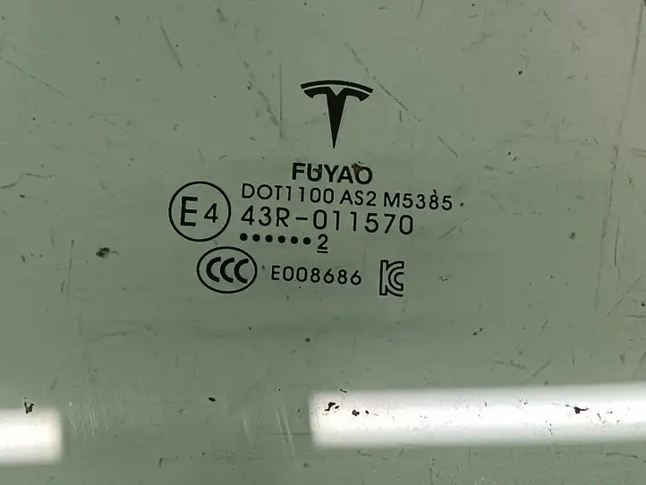 Tesla Model 3 (2017 - 2023) 43R011570 Стекло задней двери — фото 2
