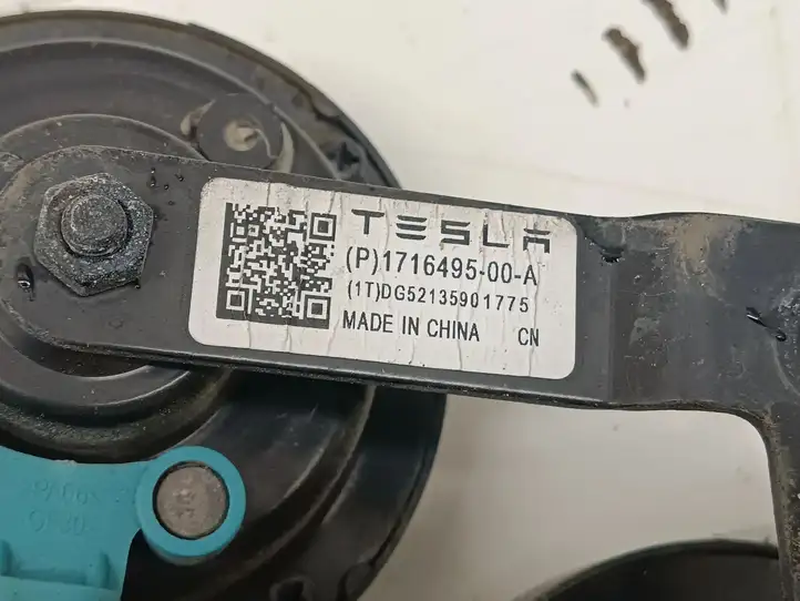 Tesla Model 3 (2017 - 2023) 171649500A Звуковой сигнал — фото 2