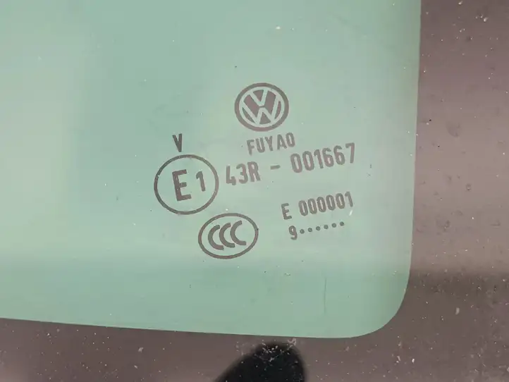 Volkswagen Polo V 6R (2009 - 2015) 43R001667 Заднее боковое стекло — фото 2