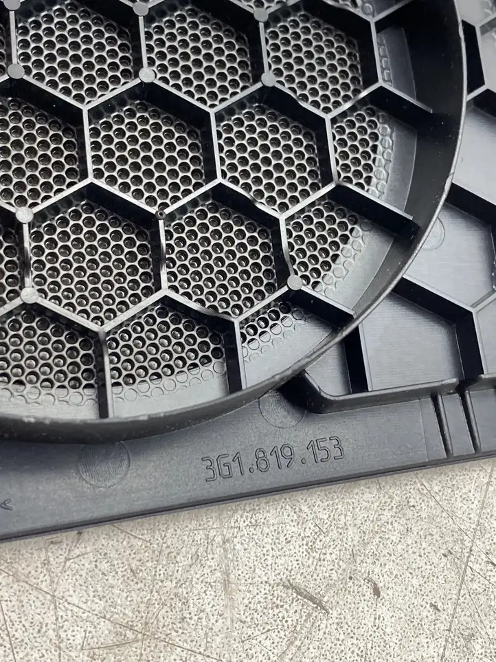 Volkswagen PASSAT B8 (2015 - ) 3G1819153 Решетка сабвуфера — фото 3