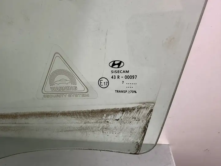 Hyundai i20 (GB IB) (2014 - 2018) 82410C8010 Стекло передней двери — фото 4