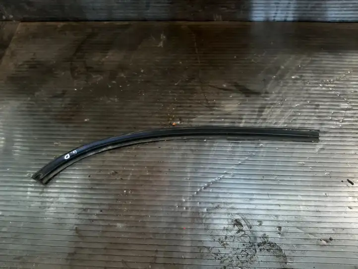 Mini Cooper Countryman R60 (2010 - 2016) 9803780 Облицовка заднего бокового стекла — фото 2