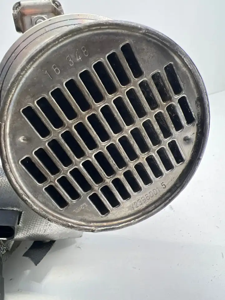 Volkswagen Golf VII (2013 - 2019) 04L131512BH Охладитель клапана EGR — фото 4