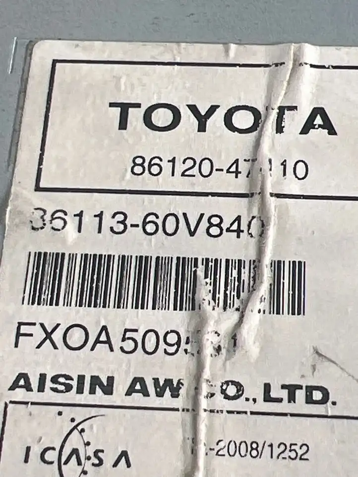 Toyota Prius (XW30) (2009 - 2015) 8612047010 Магнитола / мультимедийная система — фото 3