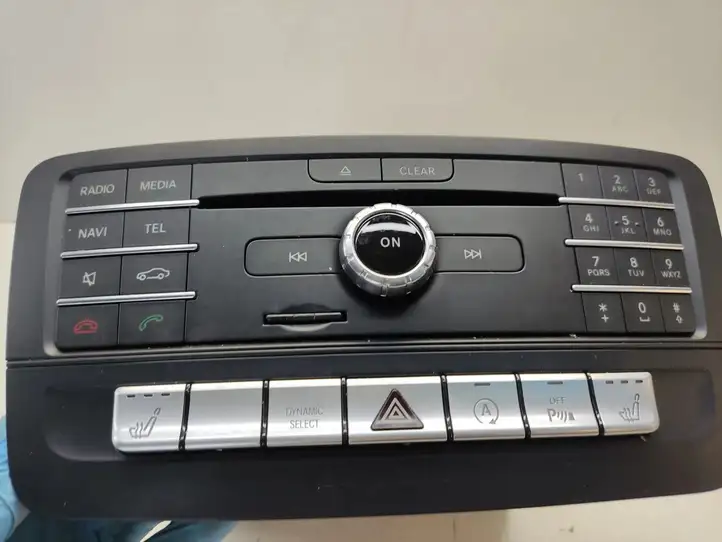 Mercedes-Benz A W176 (2012 - 2018) A2469008819 Магнитола / мультимедийная система — фото 2