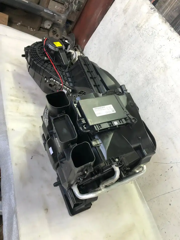 Mercedes-Benz GLA H247 (2020 - ) A2478308502 Комплект системы вентиляции салона — фото 3