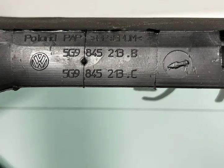 Volkswagen Golf VII (2013 - 2019) 5G9845213C Боковое стекло в середине кузова — фото 5