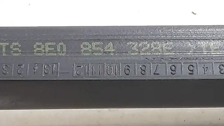 Audi A4 S4 B6 8E 8H (2000 - 2006) 8E0854328E Накладка стоек лобового стекла — фото 2