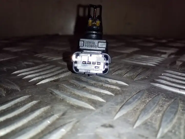 Citroen DS4 (2010 - 2016) 9663480880 Датчик давления воздуха впуска — фото 2