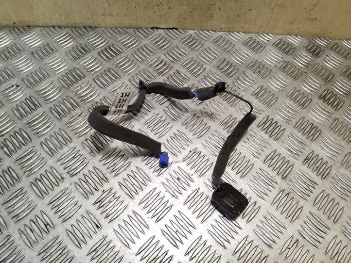 Chevrolet Captiva (2011 - 2013) 20920681 GPS антенна — фото 3