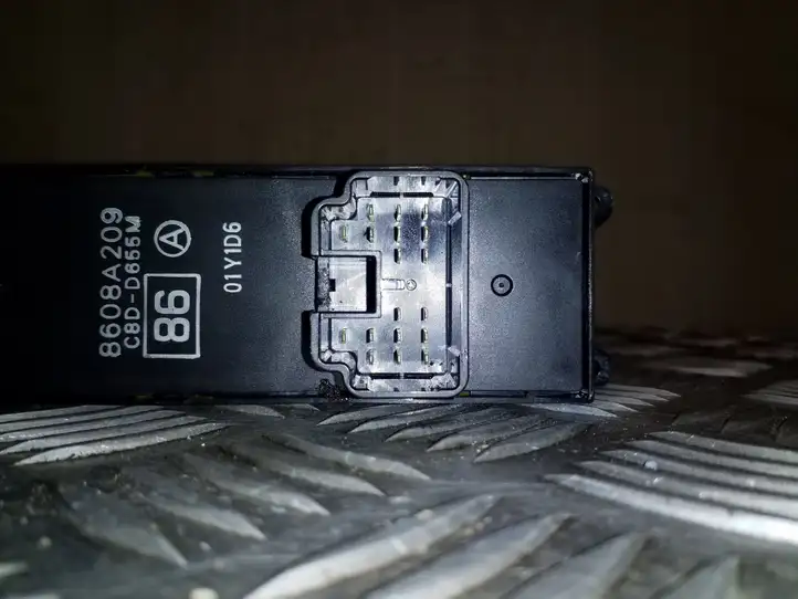 Mitsubishi ASX (2010 - 2016) 8608A209 Кнопка стеклоподъемников — фото 4