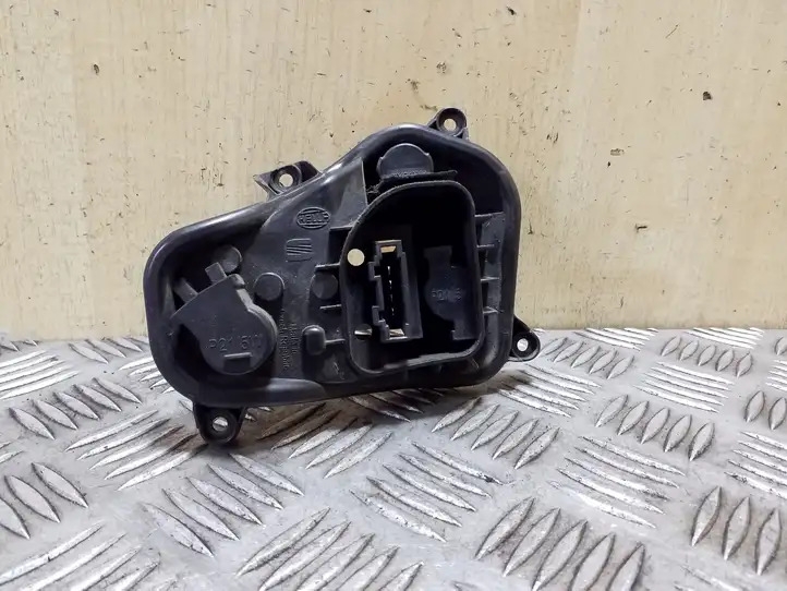 Seat Toledo IV (NH) (2011 - ) 18489602 Деталь заднего фонаря — фото 1
