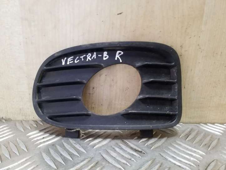 90586628 Opel Vectra B Priešrūkinio žibinto apdaila/ grotelės