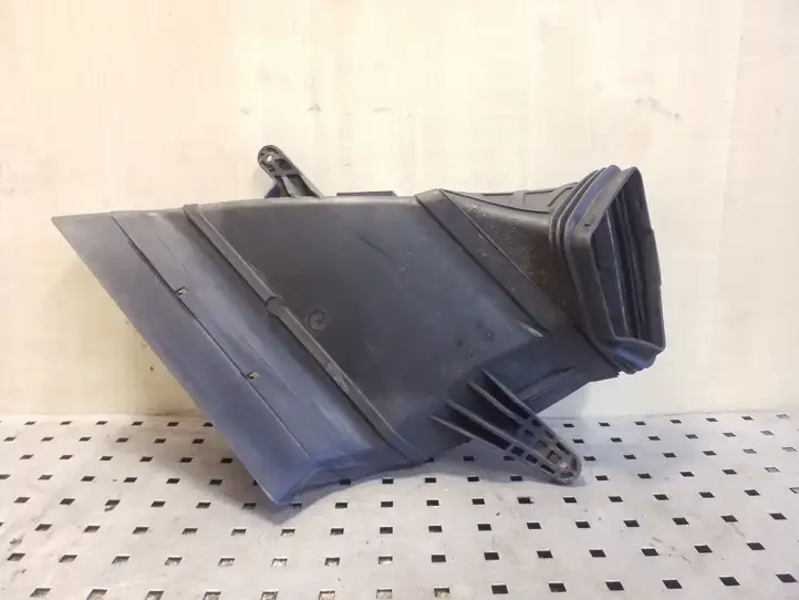 Audi A4 S4 B8 8K (2007 - 2011) 8K0129618 Детали воздухозаборника — фото 2