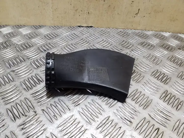 Audi A4 S4 B8 8K (2007 - 2011) 8K0129604 Детали воздухозаборника — фото 1