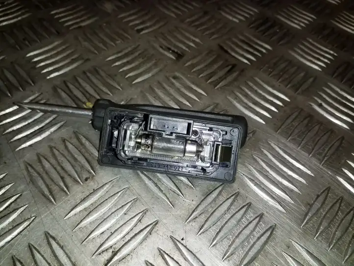 Audi A4 S4 B8 8K (2007 - 2011) 8T0943021 Подсветка номера — фото 3