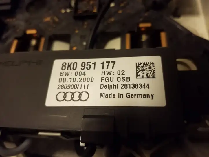 Audi A4 S4 B8 8K (2007 - 2011) 8T0947135A Передняя подсветка — фото 3