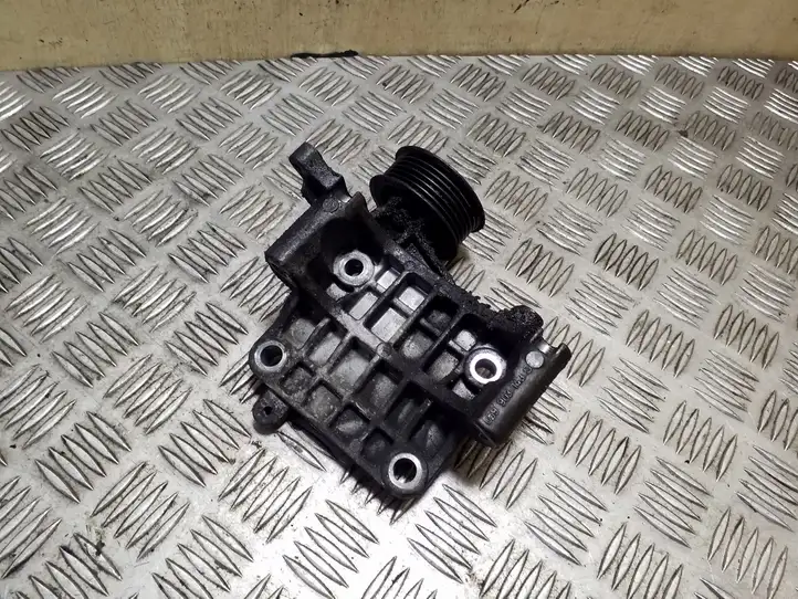 Audi A4 S4 B8 8K (2007 - 2011) 059903143S Кронштейн генератора — фото 1