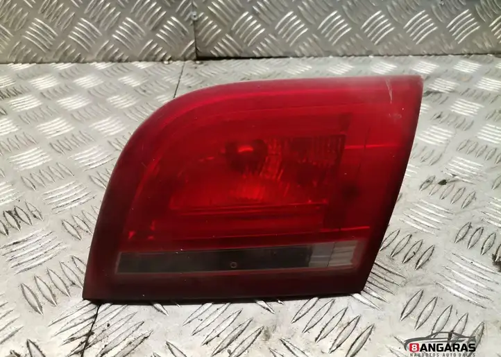 Audi A3/S3 8P (2008 - 2013) Задний фонарь в крышке багажника — фото 1