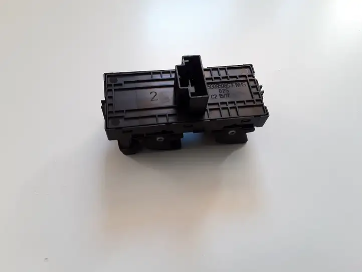 Seat Leon (5F) (2012 - 2019) 5G0959857F Кнопка стеклоподъемников — фото 3