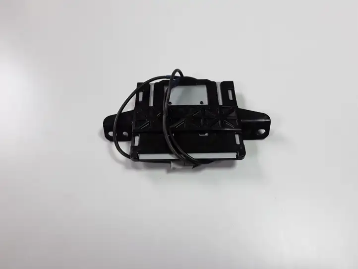 Toyota Auris E180 (2012 - 2018) 8686002010 GPS антенна — фото 2