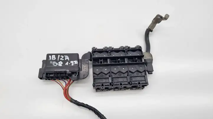 Seat Ibiza III (6L) (2002 - 2008) 5Z0937548C Блок предохранителей — фото 3