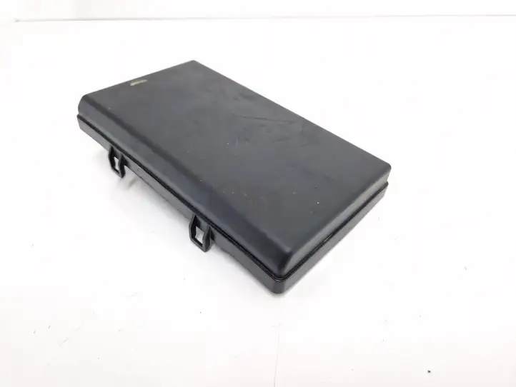 Toyota Land Cruiser (J120) (2002 - 2009) 8266260331 Крышка ящика предохранителей — фото 1