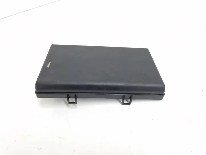 Toyota Land Cruiser (J120) (2002 - 2009) 8266260331 Крышка ящика предохранителей — фото 2