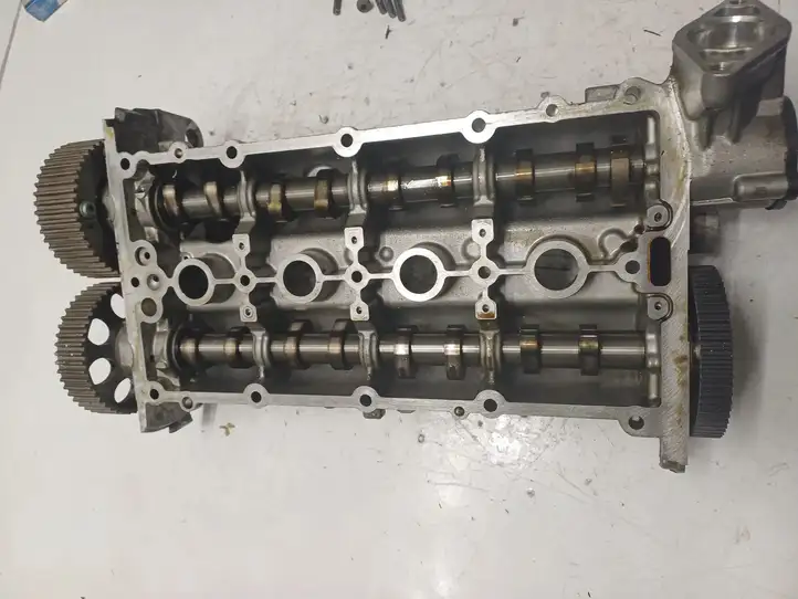 Volkswagen Golf VII (2013 - 2019) 04E103479 Крышка головки блока цилиндров — фото 2