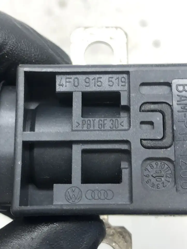 Audi A6 S6 C6 4F (2004 - 2008) 4F0915519 Реле защиты аккумулятора — фото 2