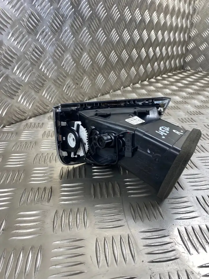 Audi Q7 4L (2009 - 2015) 4L0820902T Боковой воздушный дефлектор — фото 3