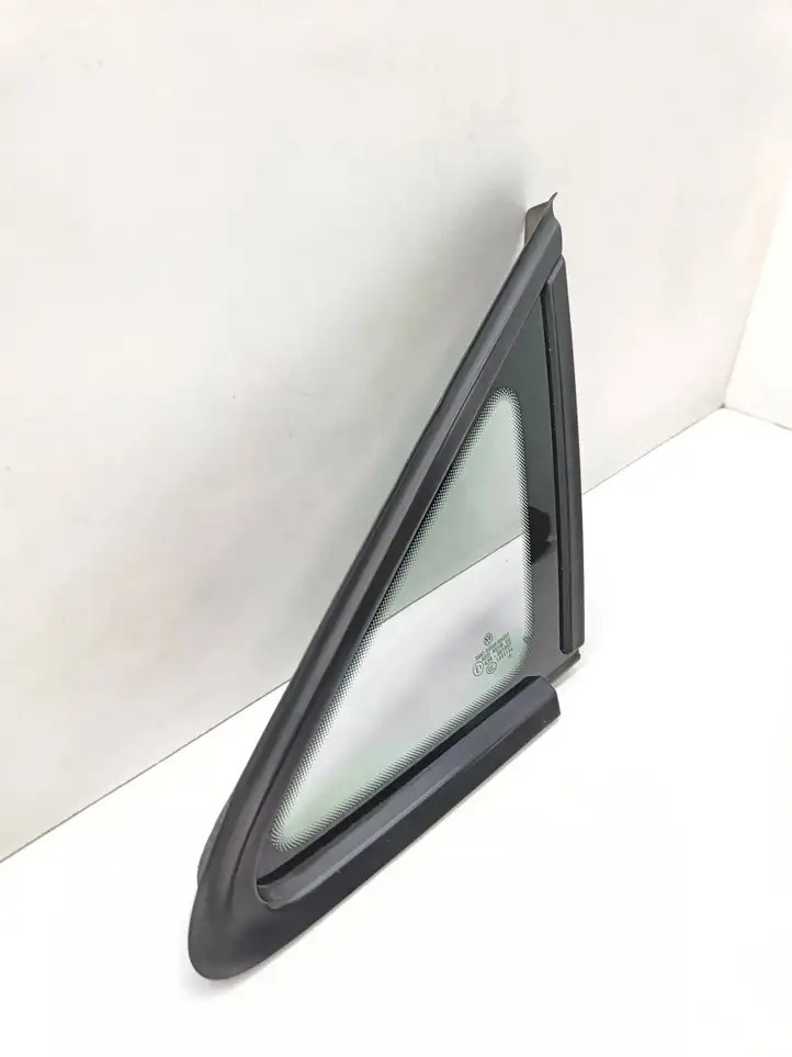 Volkswagen Caddy (2004 - 2010) 2K0845411G Треугольное стекло кузова — фото 2