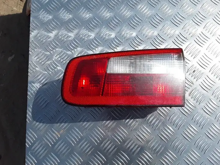 Renault Laguna II (2001 - 2005) 8200002476 Задний фонарь в крышке багажника — фото 1