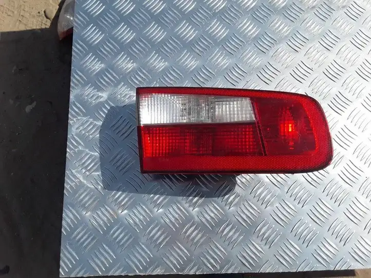 Renault Laguna II (2001 - 2005) 8200002475 Задний фонарь в крышке багажника — фото 1