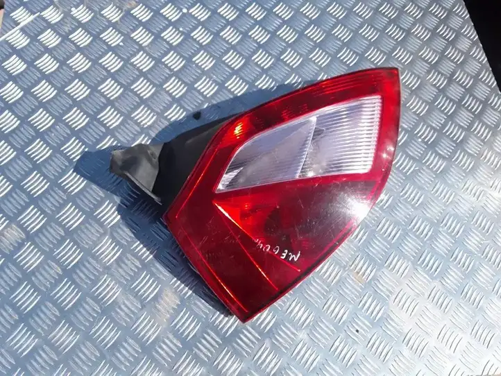 Renault Megane II (2002 - 2005) 8200073236 Задний фонарь в кузове — фото 1