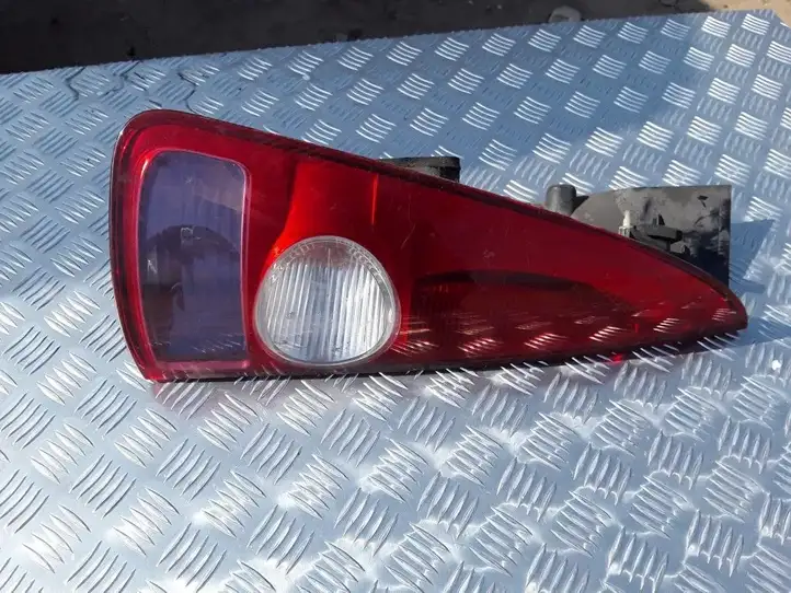 Renault Espace - Grand espace IV (2004 - 2014) 8200027153 Задний фонарь в кузове — фото 1
