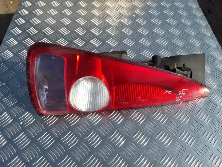 Renault Espace - Grand espace IV (2004 - 2014) 8200027153 Задний фонарь в кузове — фото 1