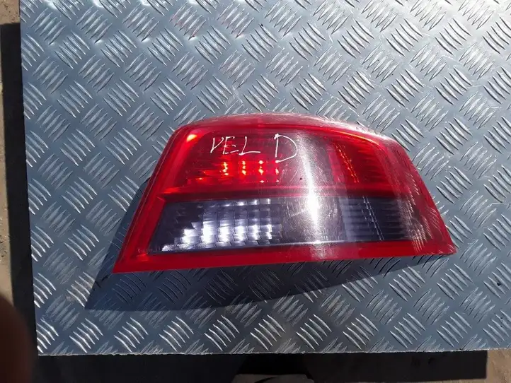 Renault Vel Satis (2002 - 2005) 8200014360 Задний фонарь в кузове — фото 1