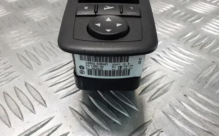 Chrysler Grand Voyager V (2007 - 2010) 04602536AD Блок кнопок стеклоподъемников — фото 4