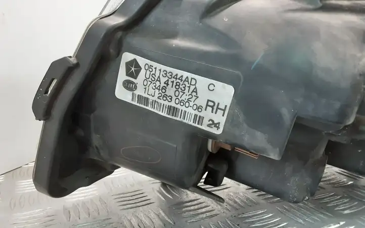 Chrysler Grand Voyager V (2007 - 2010) 05113344AD Передняя фара — фото 5