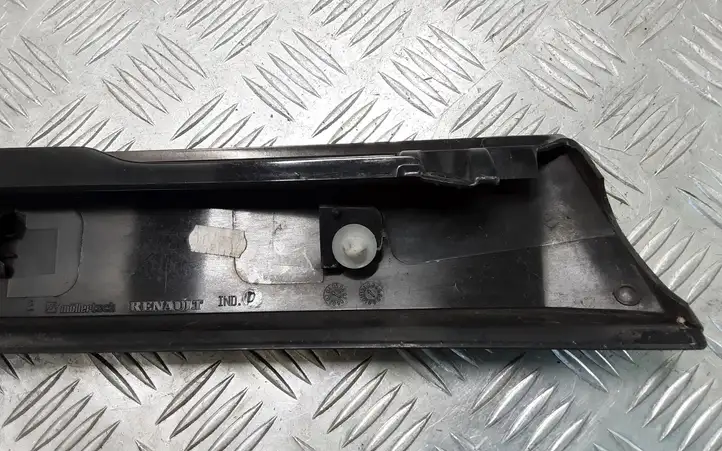 Renault Scenic II - Grand scenic II (2003 - 2006) 8200140171 Прочая отделка багажника — фото 5