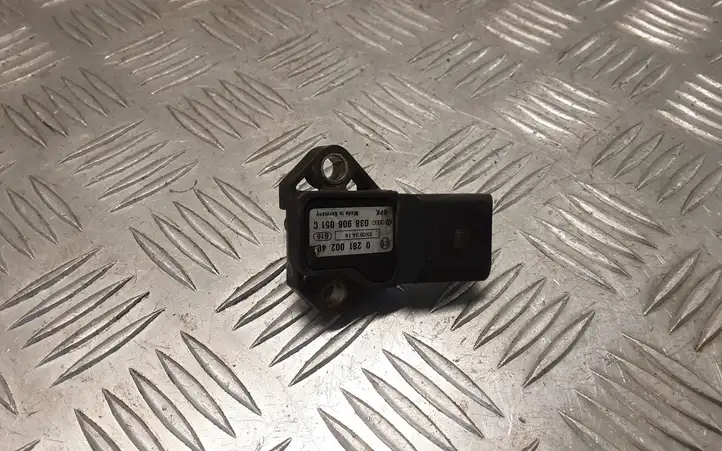 Seat Leon (1P) (2005 - 2012) 0281002401 Датчик давления воздуха впуска — фото 1